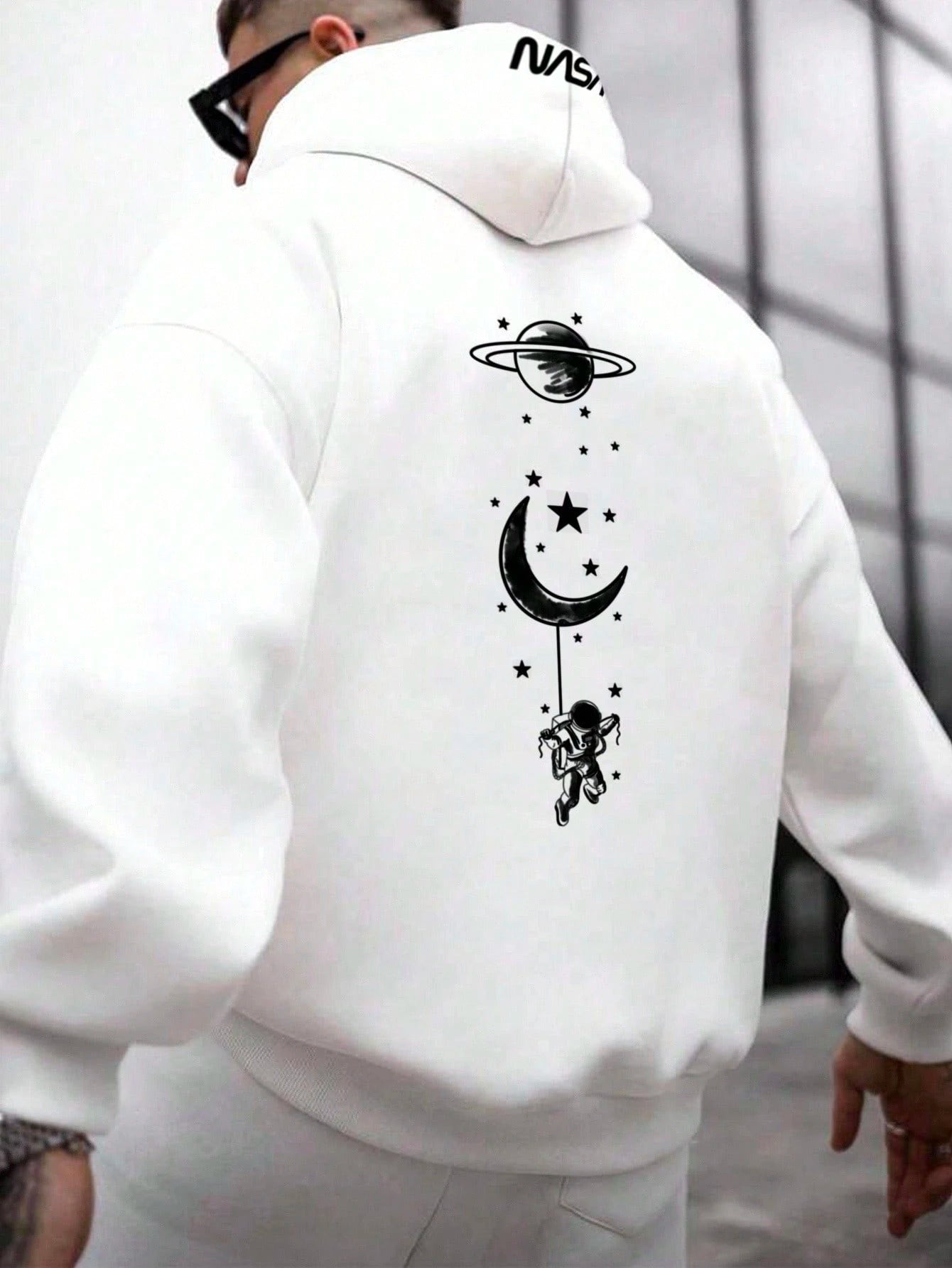 Manfinity Homme Men Ultra Loose Fit Moon & Planet Printed Hoodie, Fall, Long Sleeve Top