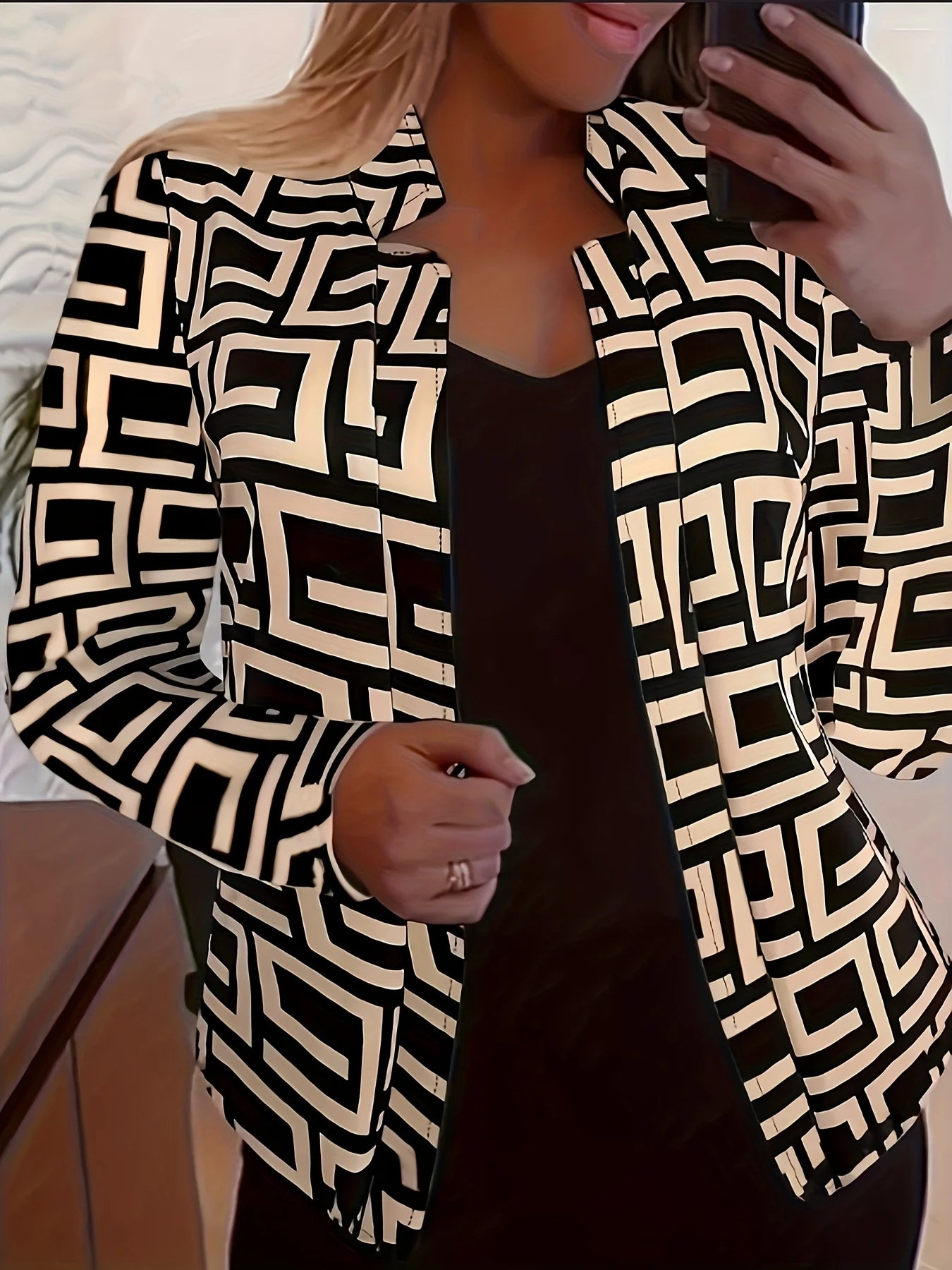 Women's Fashionable and Elegant Open-Front, Buttonless Printed Jacket with a Stylish and Exquisite Design. Women's Outerwear