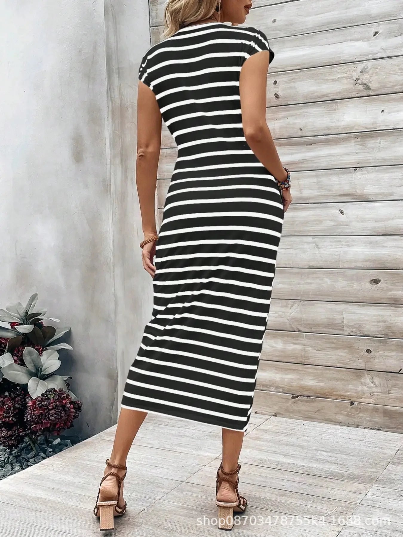 Summer New Long Dress Elegant Waist Strap Fashionable Striped Print Round Neck Short Sleeved High-end Women's Dress