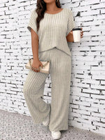 2 Counts Women's Plus Size Textured Batwing Sleeve Tee & Elastic Waist Pants Set, Casual Short Sleeve T-shirt & Straight Leg Tro