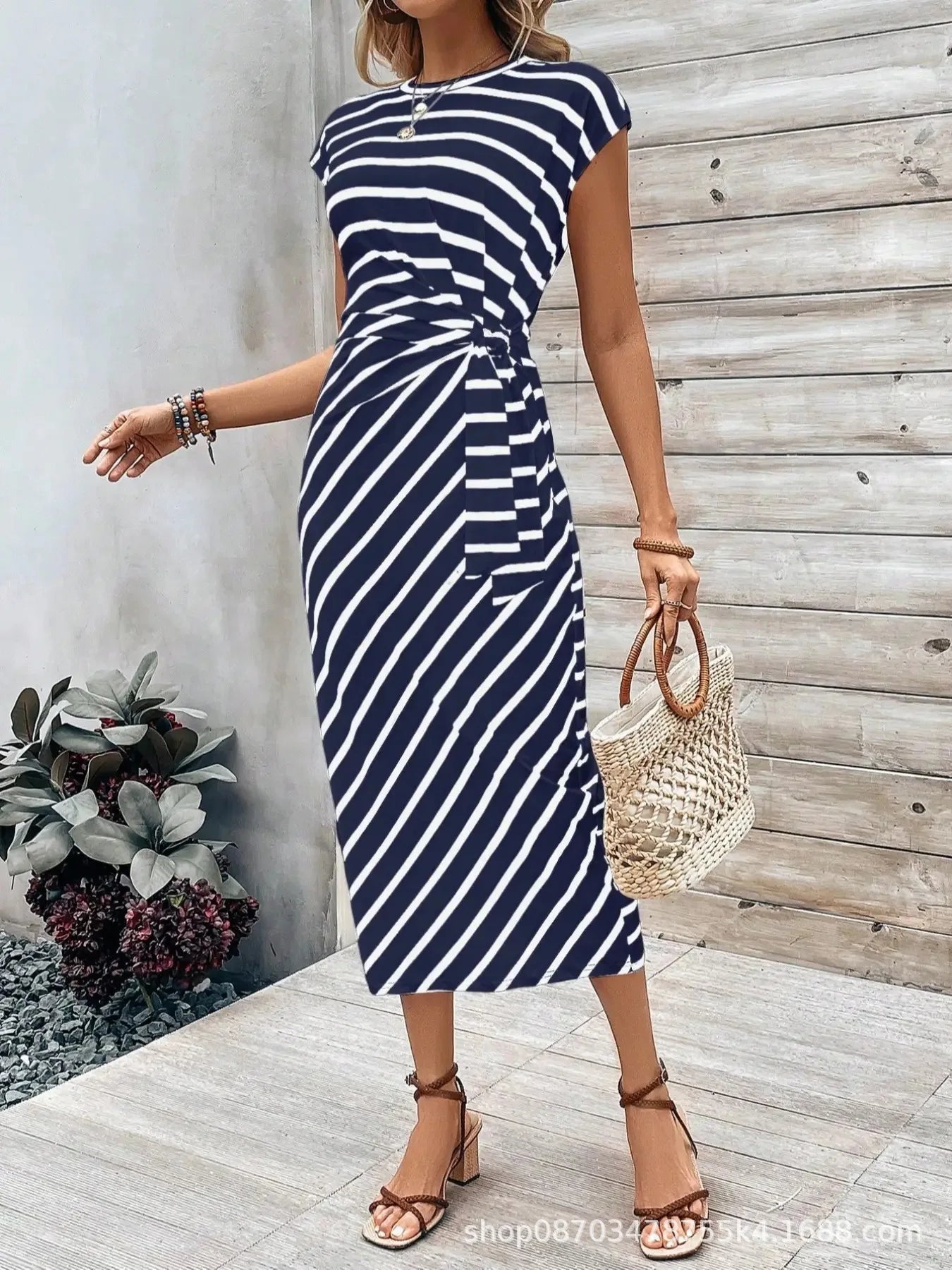 Summer New Long Dress Elegant Waist Strap Fashionable Striped Print Round Neck Short Sleeved High-end Women's Dress