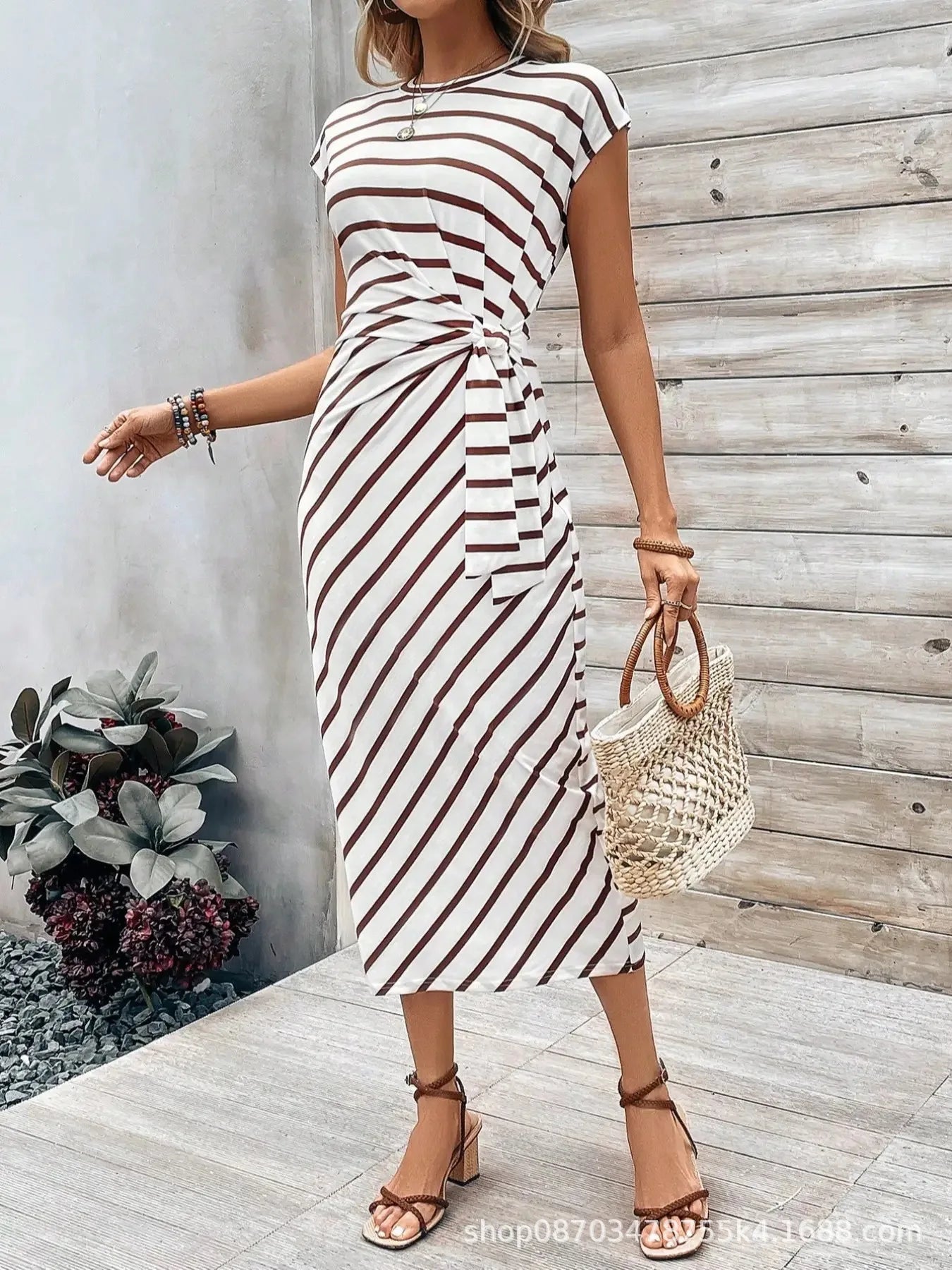 Summer New Long Dress Elegant Waist Strap Fashionable Striped Print Round Neck Short Sleeved High-end Women's Dress