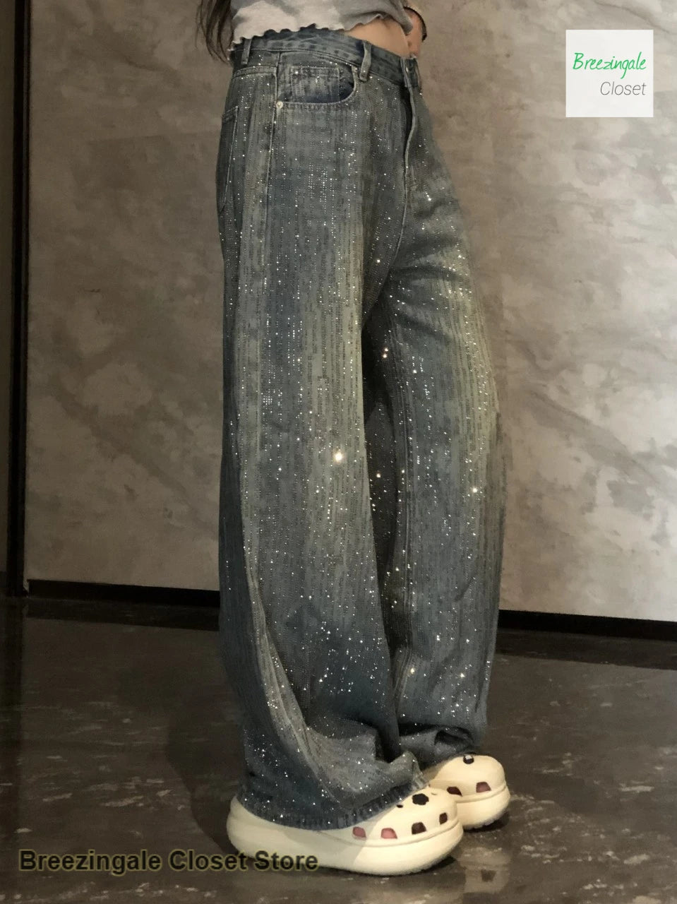 Korean style fashion rhinestone jeans women's autumn and winter new design temperament high waist straight loose trousers.