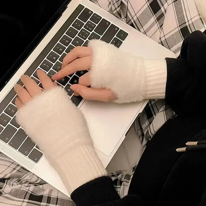 Fashionable Half Finger Gloves Suitable for Women's Soft and Warm Winter Luxurious Solid Color Plush Knitted Fingerless Gloves