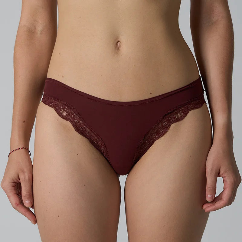 Stretchy Lace Trim Briefs for Women – Ultra-Thin, Breathable & Quick-Dry, Skin-Friendly Comfort Fit