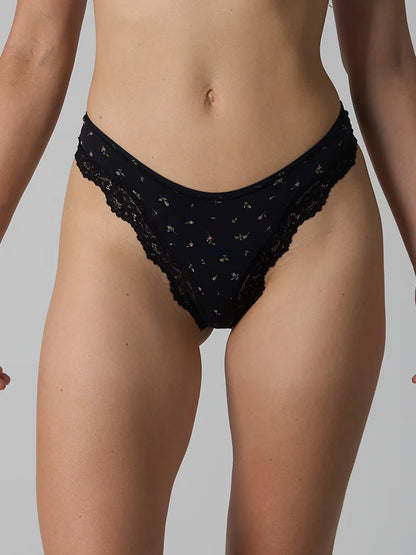 Stretchy Lace Trim Briefs for Women – Ultra-Thin, Breathable & Quick-Dry, Skin-Friendly Comfort Fit