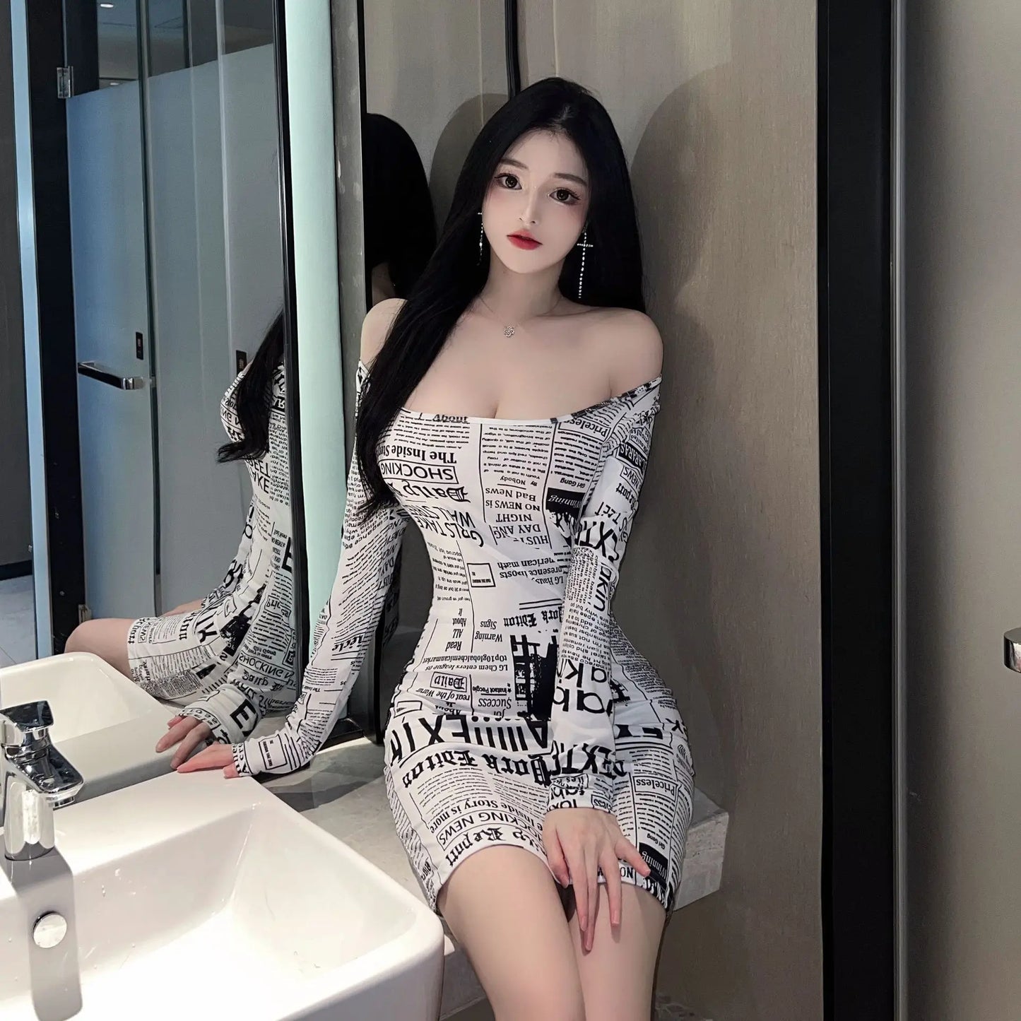8186Europe and America2026Cross-border foreign trade American-style spicy girl newspaper print slimming long-sleeve dress trendy